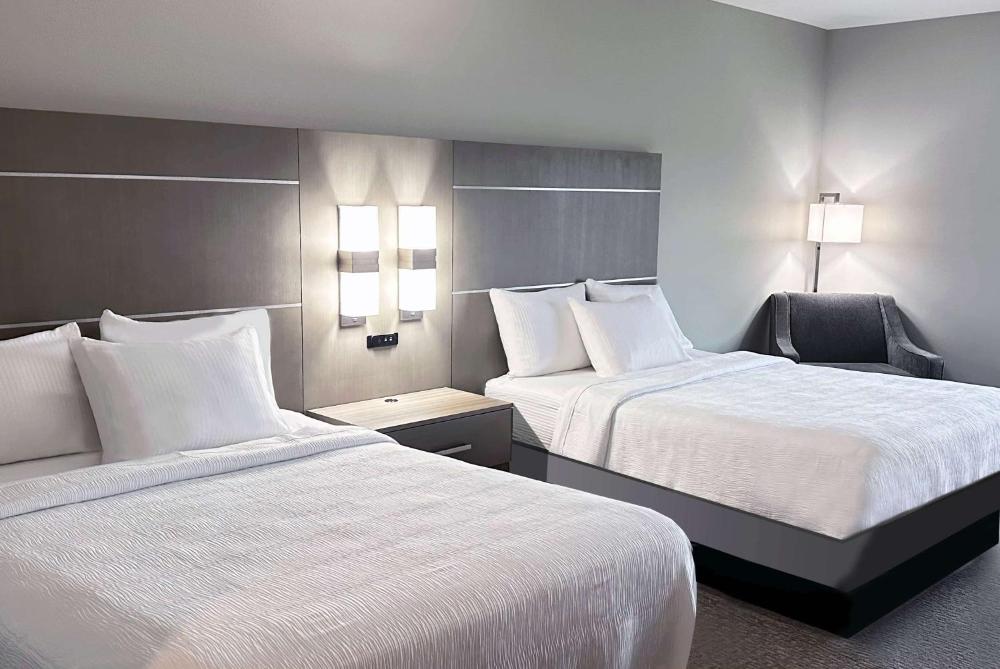 Queen Room with Two Queen Beds, Mobility Access and Bathtub with Grab Bars, Non-Smoking interior